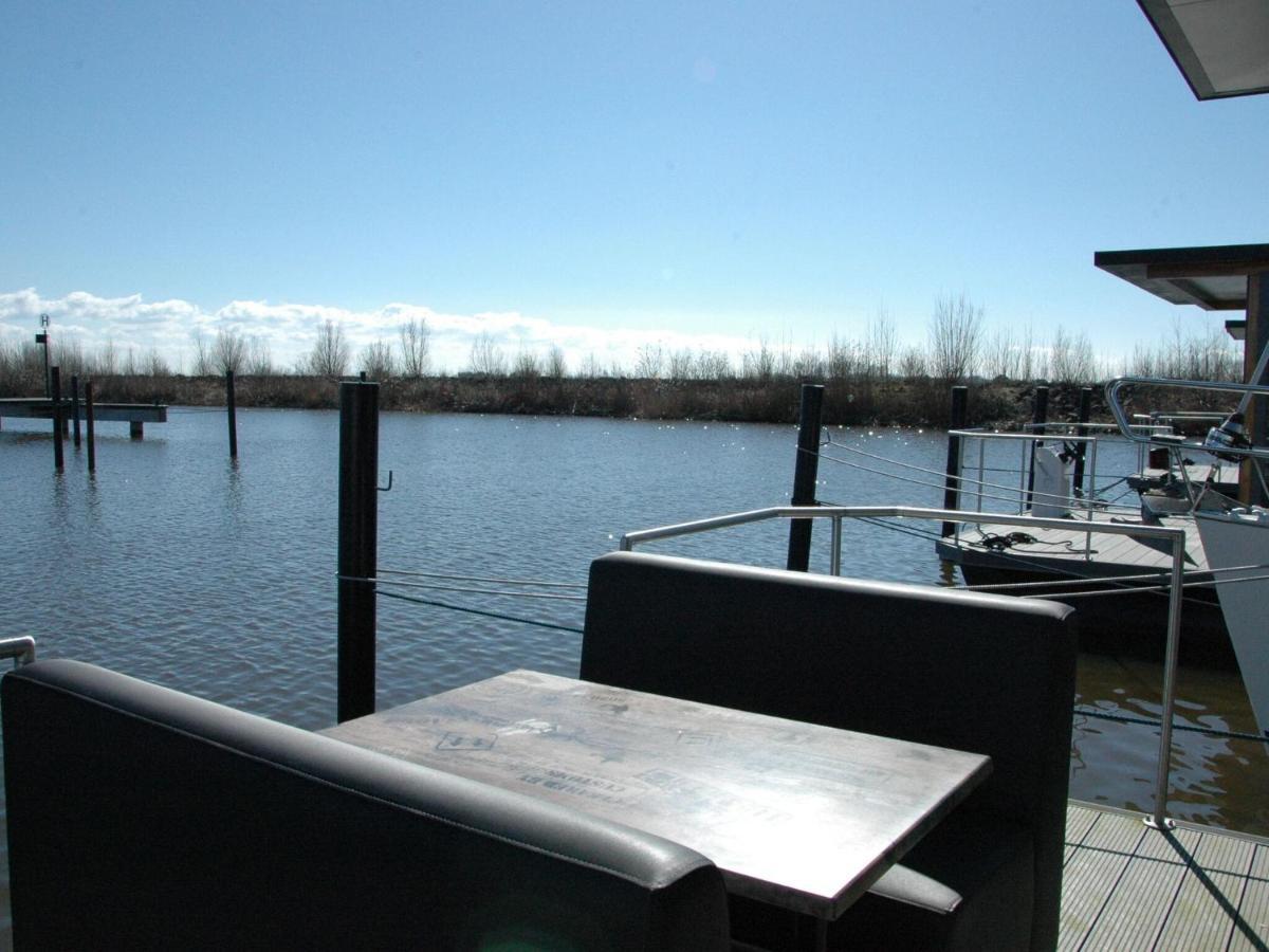 Beautiful Houseboat In The Harbour Of Volendam Near Centre酒店 外观 照片
